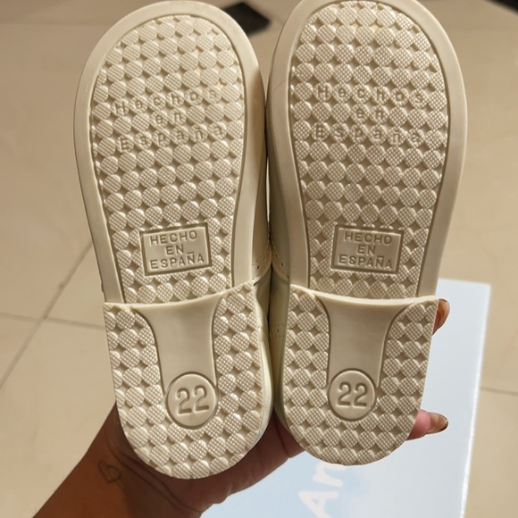 Shoes - Picture 4 of 5